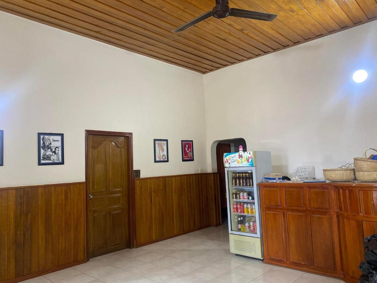 Ecran Riverfront Guesthouse Кампот Екстериор снимка