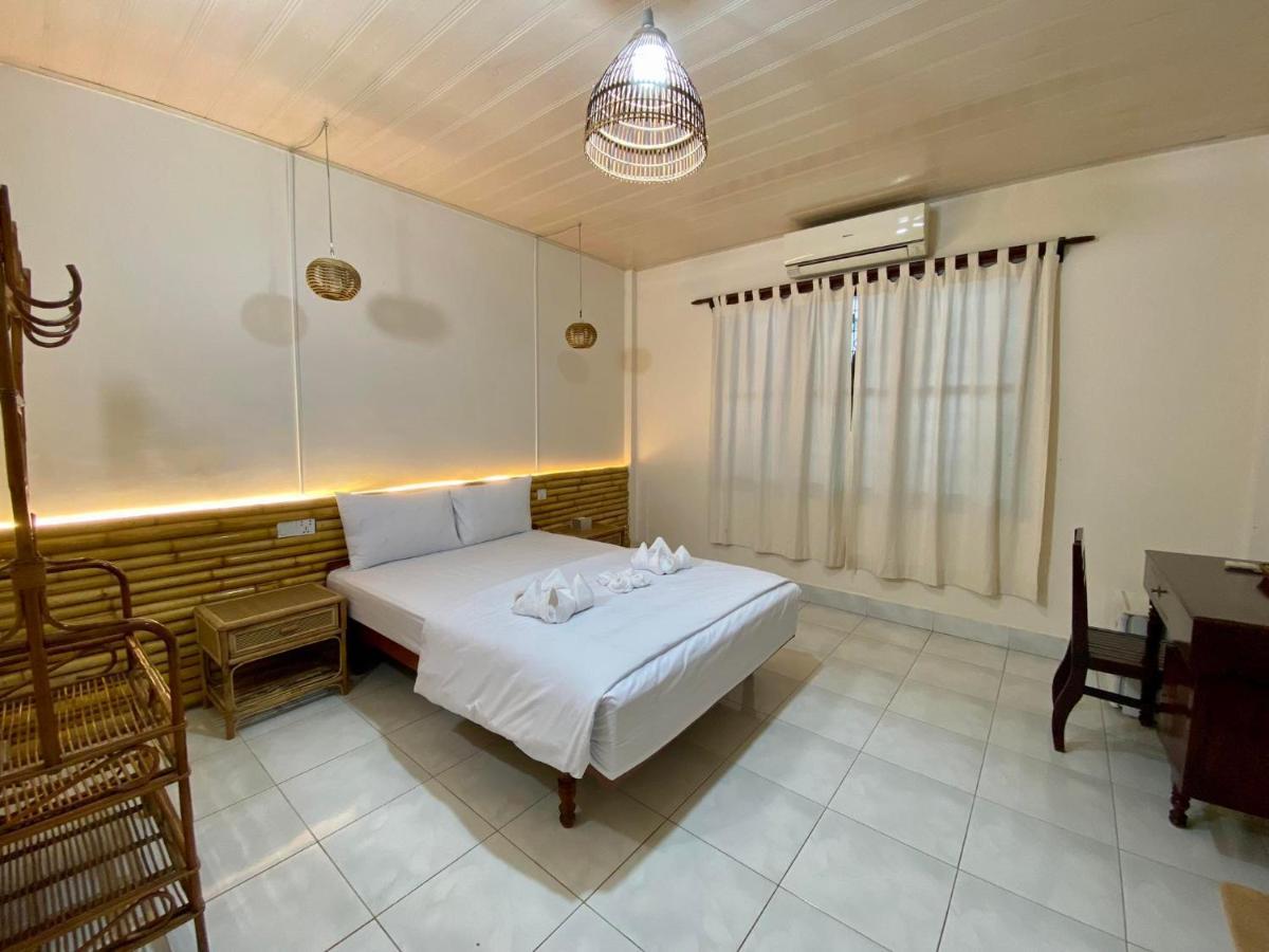 Ecran Riverfront Guesthouse Кампот Екстериор снимка
