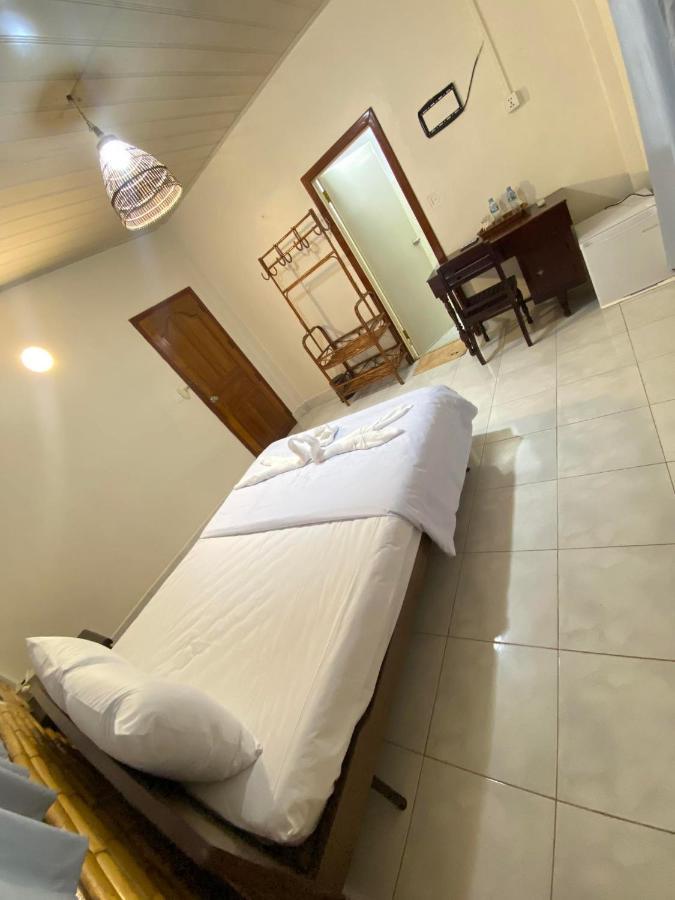 Ecran Riverfront Guesthouse Кампот Екстериор снимка
