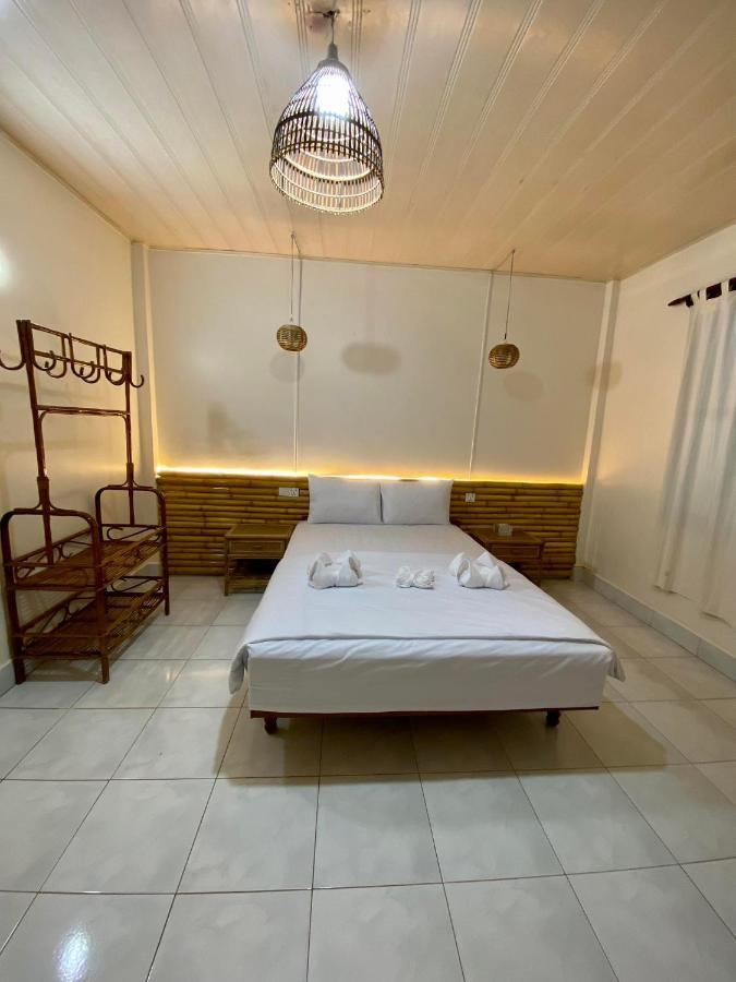 Ecran Riverfront Guesthouse Кампот Екстериор снимка