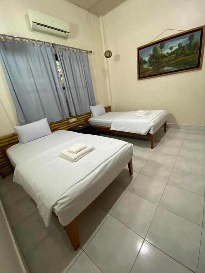 Ecran Riverfront Guesthouse Кампот Екстериор снимка