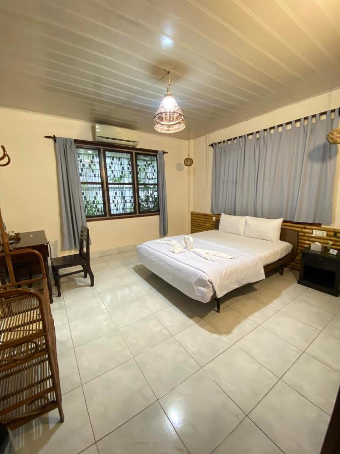Ecran Riverfront Guesthouse Кампот Екстериор снимка