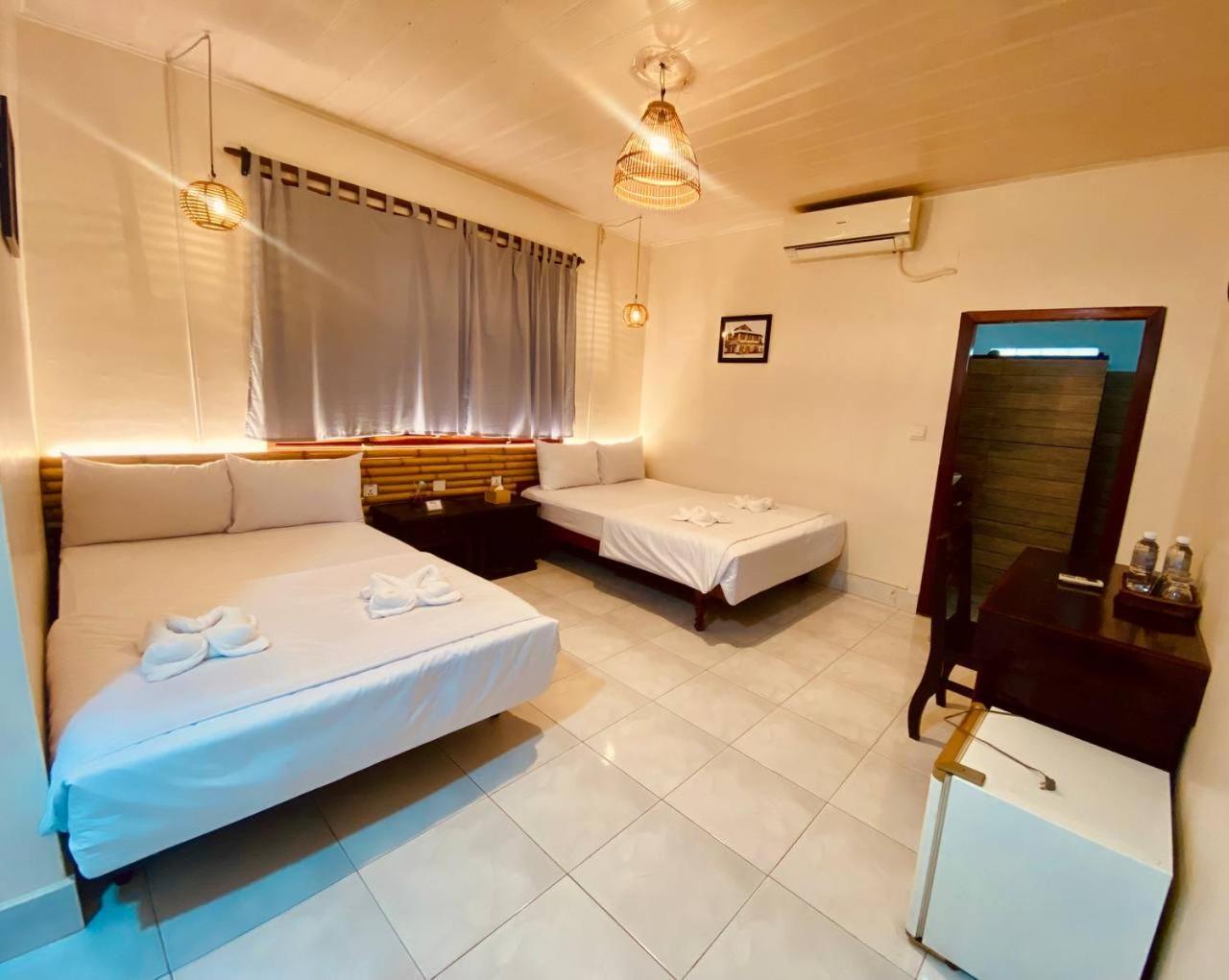 Ecran Riverfront Guesthouse Кампот Екстериор снимка