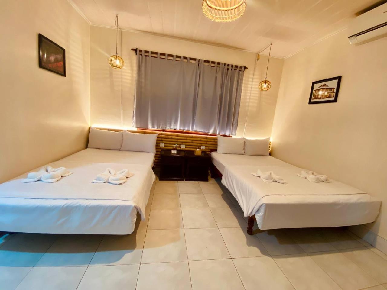 Ecran Riverfront Guesthouse Кампот Екстериор снимка